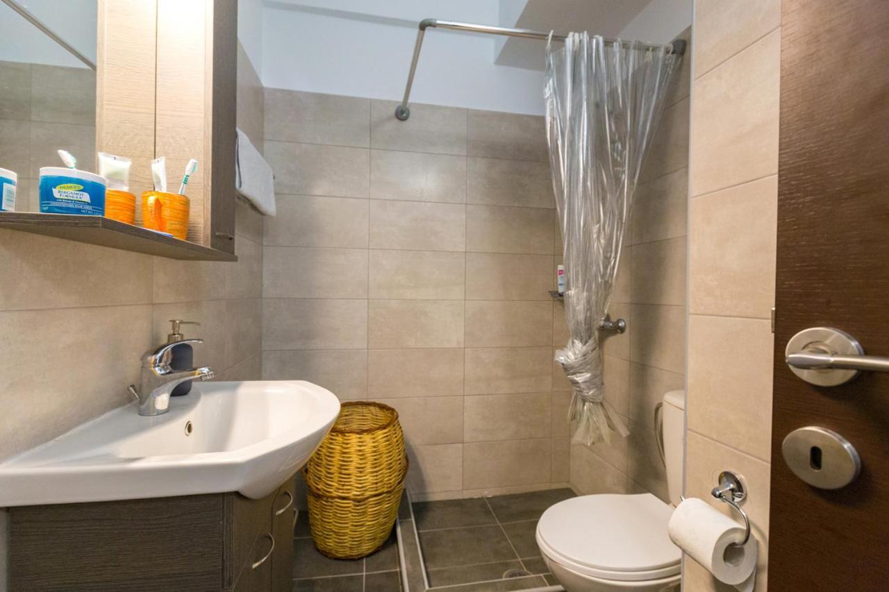 Apartment At Metaxourgio 1 Bed 2 Pers Атина Екстериор снимка