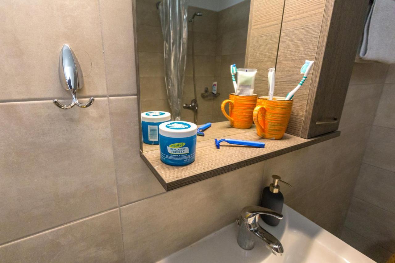 Apartment At Metaxourgio 1 Bed 2 Pers Атина Екстериор снимка